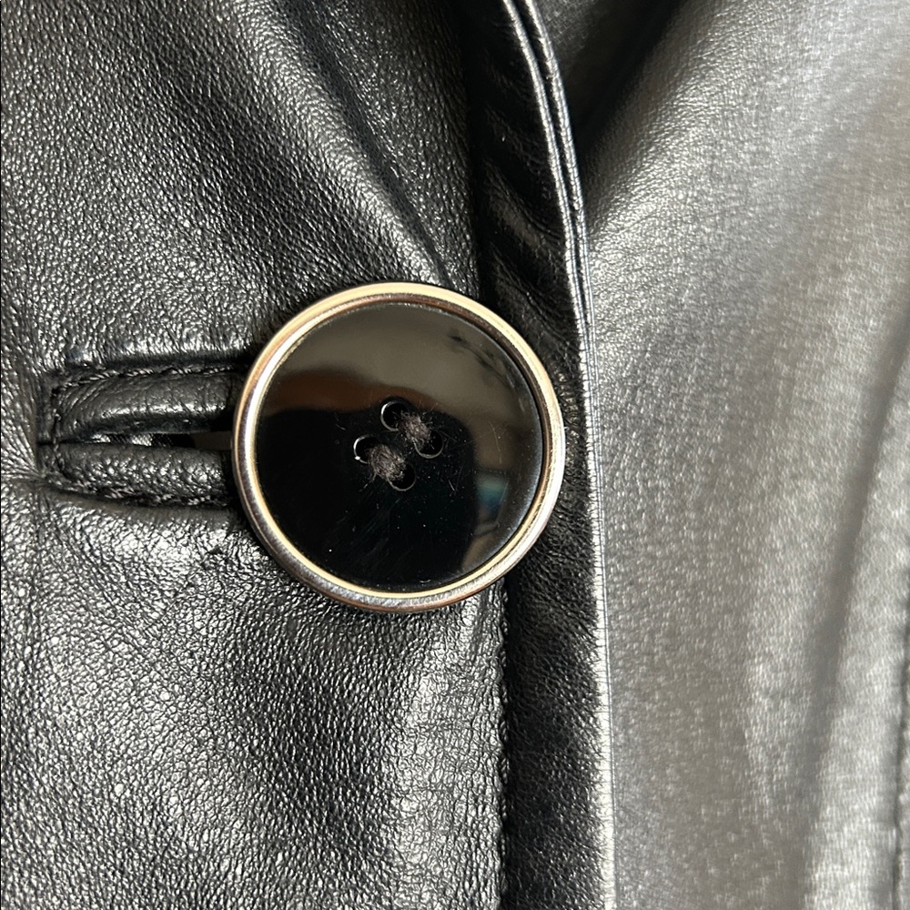 # 145 amazing very classy DANIER leather jacket with a zip out lining - Picture 5 of 13